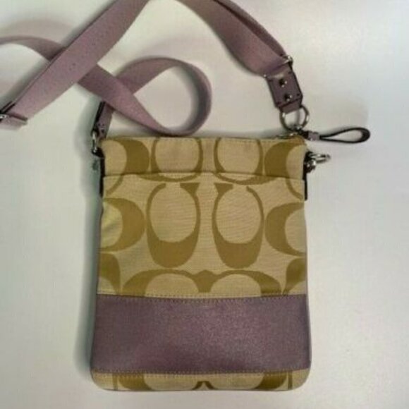 Coach Shoulder/Crossbody Bag with Purple Trim EUC - Picture 2 of 4